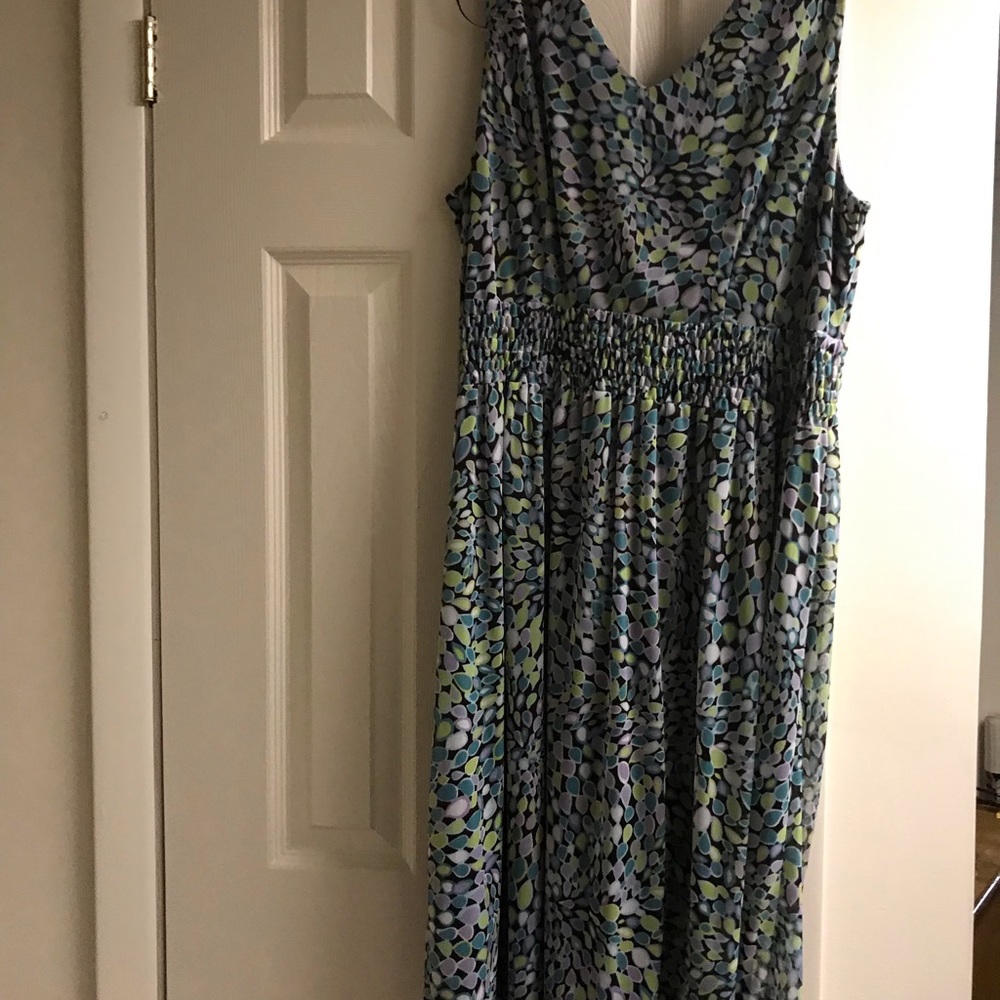 Dress - Picture 2 of 2